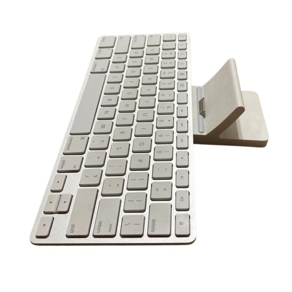 Apple Keyboard Dock for Apple iPad White 11"W 7-1/4H - Picture 2 of 7